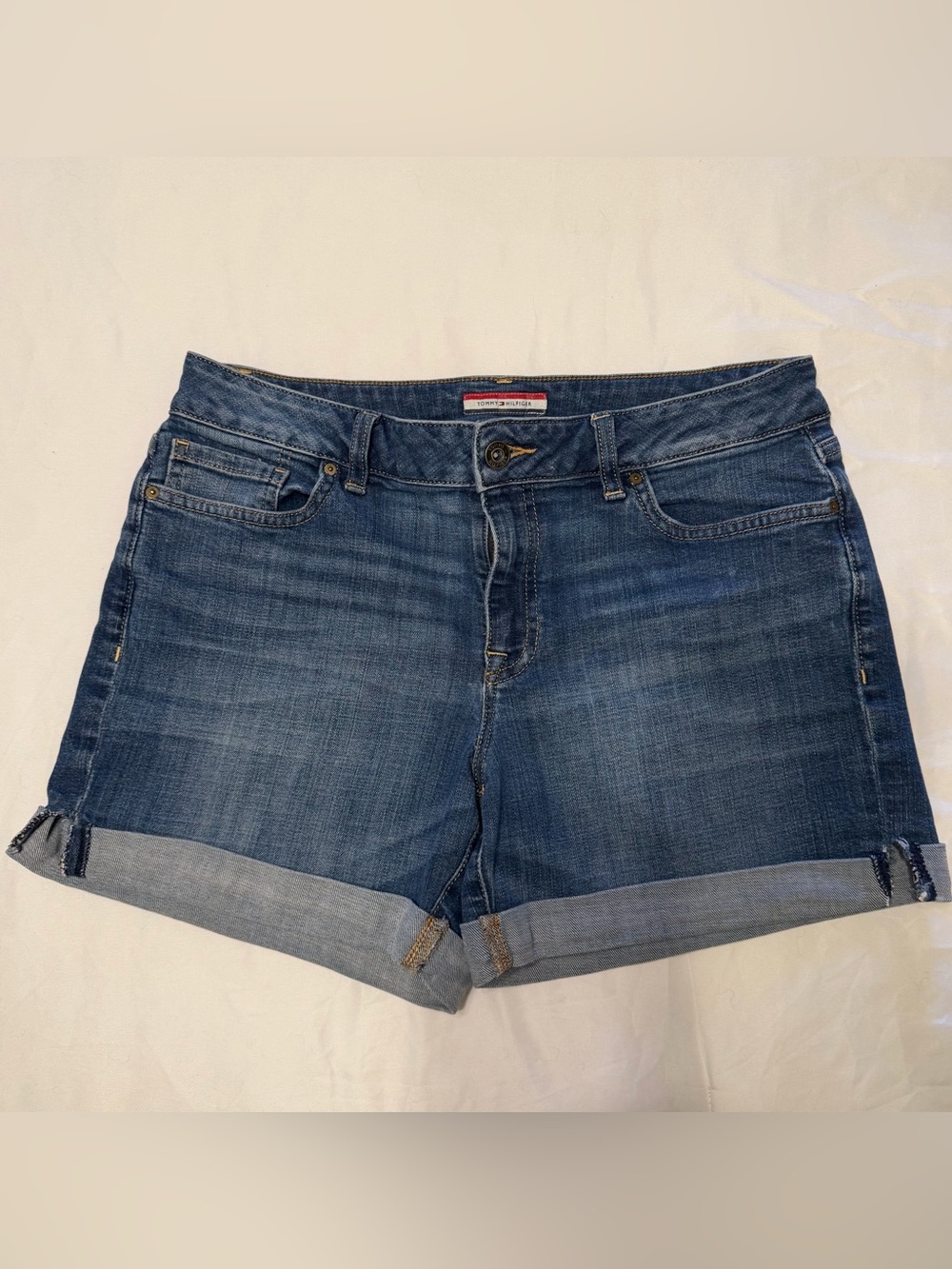 Tommy Hilfiger Women’s Cuffed Denim Shorts Size 6